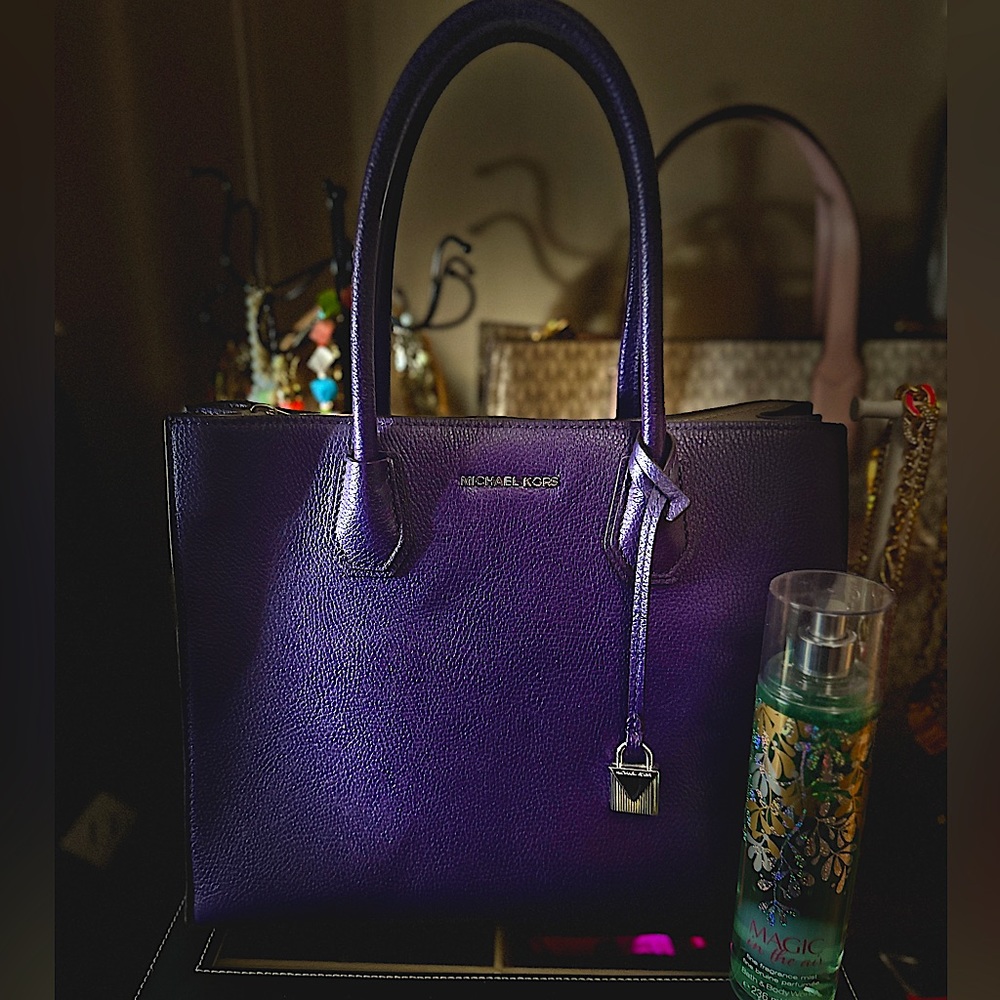 Michael Kors Authentic Medium Mercer Tote Crossbody Handbag- Like New 10/10